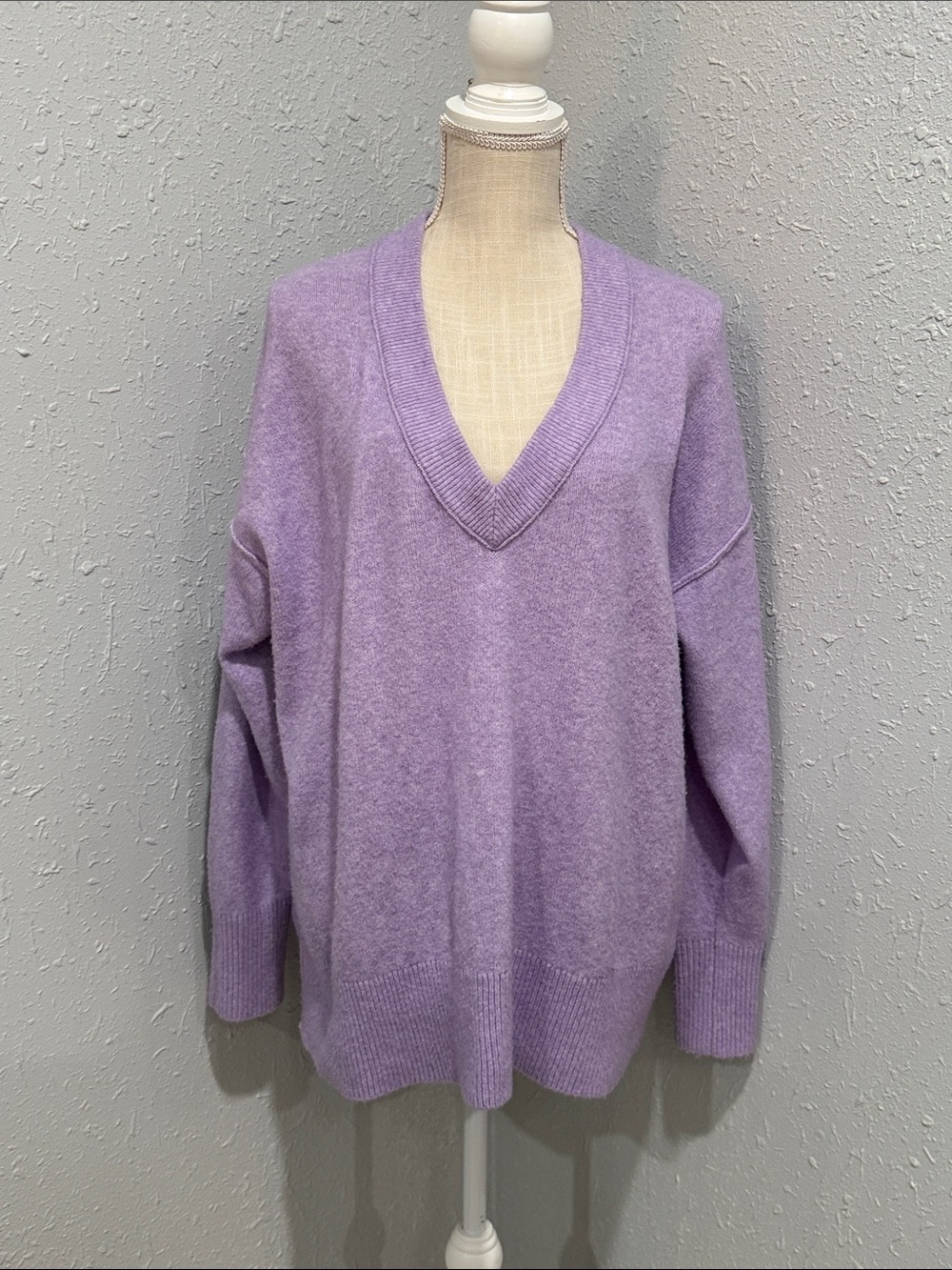 Aerie Unreal Oversized Slouchy V-Neck Pullover Knit Sweater Lavender Medium
